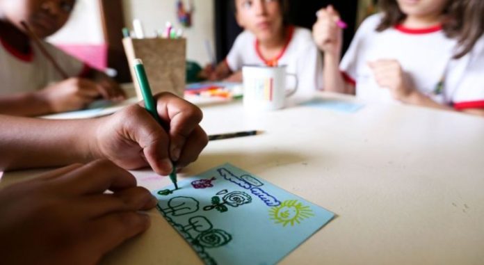 71578governo-vai-enviar-mp-do-ensino-domiciliar-ao-congresso-3-730x400