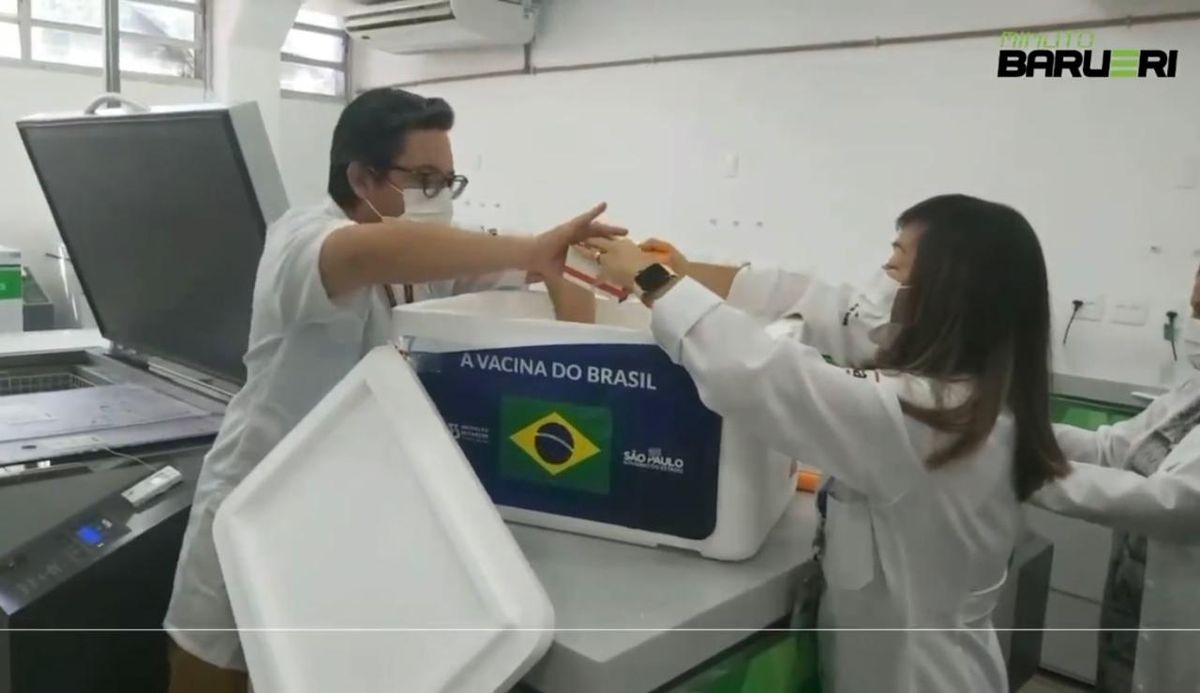 Nova remessa de vacinas contra a Covid-19 é entregue em Barueri