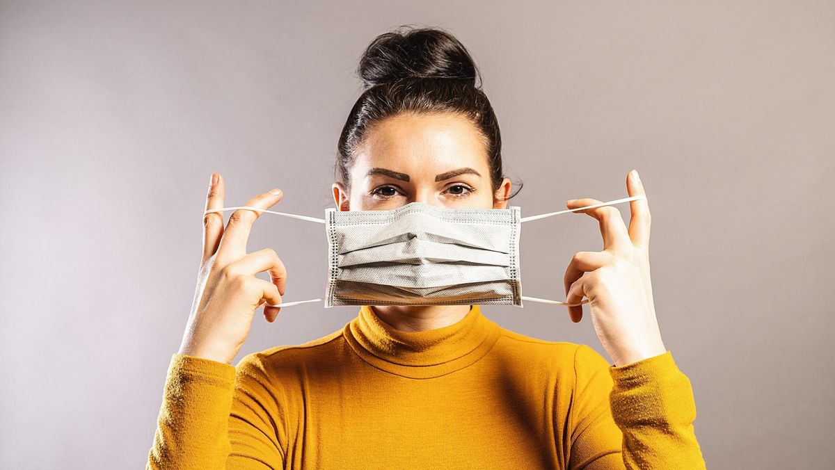 Máscaras em ambientes fechados poderão ser liberadas no dia 22