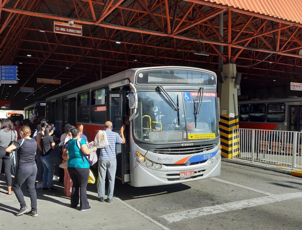 linha de ônibus Barueri