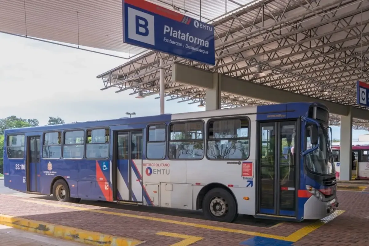 ônibus EMTU