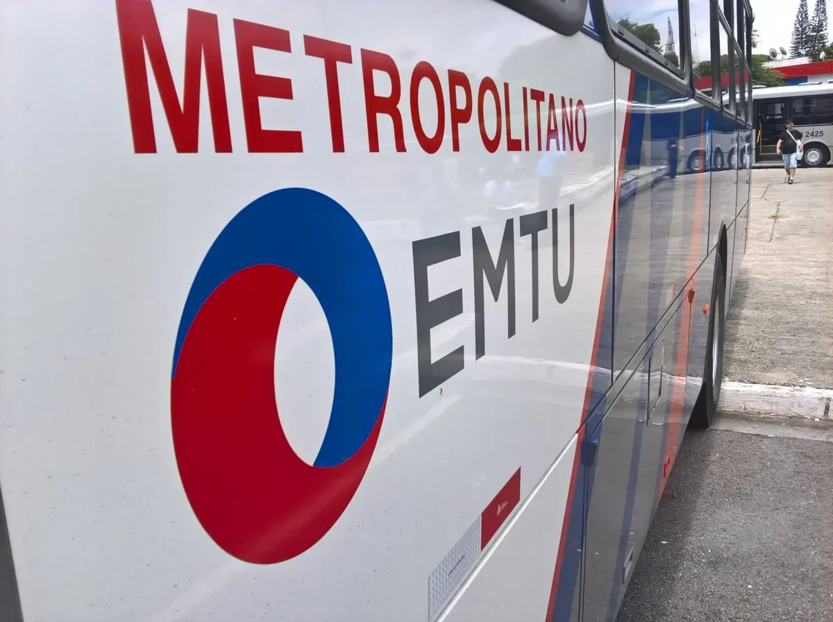 ônibus EMTU Barueri