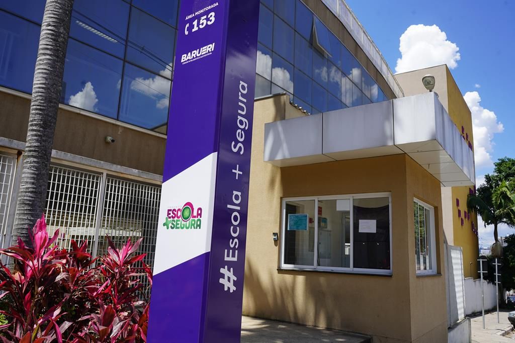 totens de segurança escolas barueri