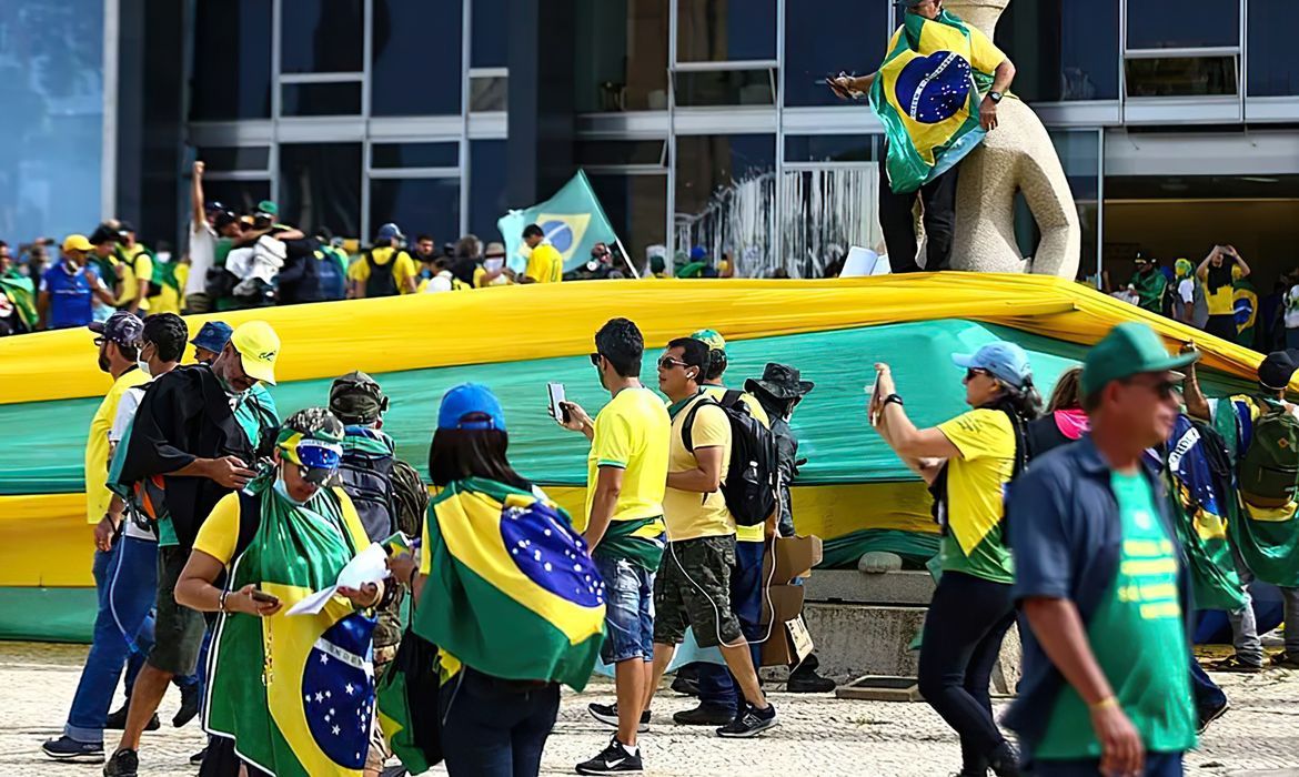 Operação Lesa Pátria busca provas de apoiadores do 8 de janeiro em Barueri
