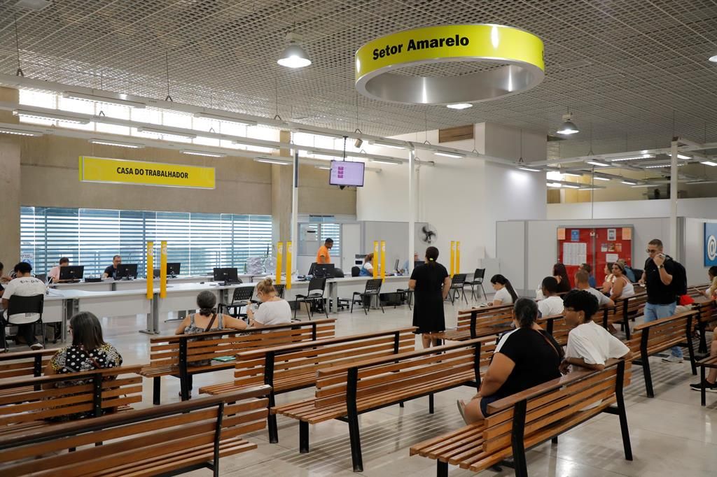 Barueri abre 13 vagas de emprego com salários de até R$ 3 mil