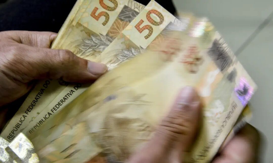 Novo Desenrola Brasil começa a valer nesta terça-feira (5)