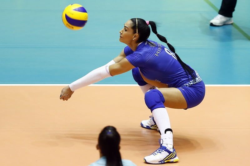 Jaqueline durante jogo do Hinode Barueri contra o Pinheiros
