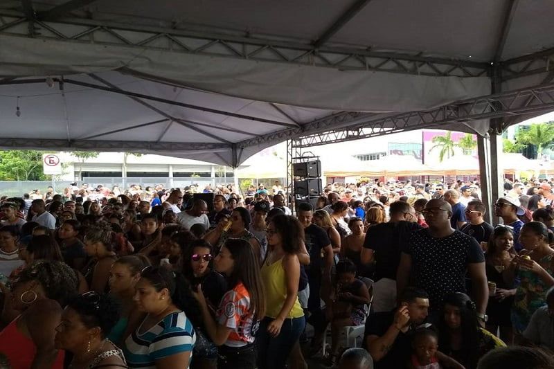 Samba na Praça reuniu multidão na cidade