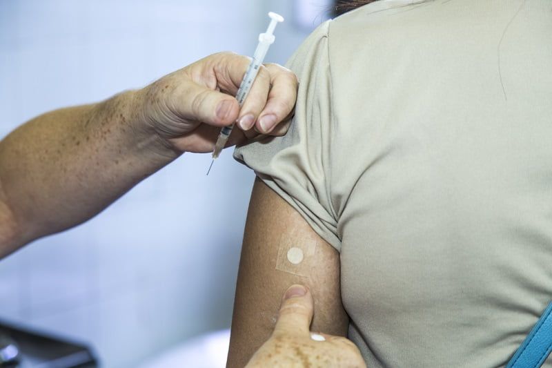 Após falta, vacinação de febre amarela deve ser normalizada no fim de semana