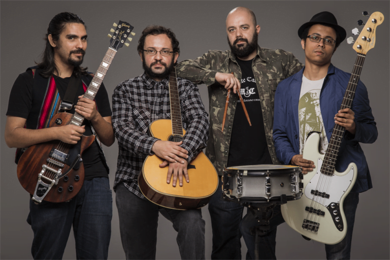 Cover da Legião Urbana, Banda Monte Castelo faz show no TMB