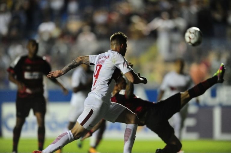 Oeste empata com Inter e cai para sexto na Série B Oeste empata com Inter e cai para sexto na Série B