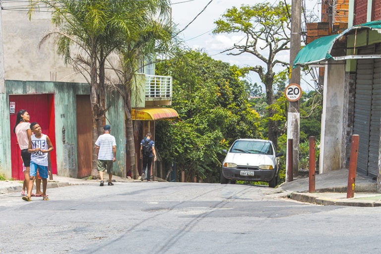 Prefeitura revê contrato com a Sabesp e cobra melhorias