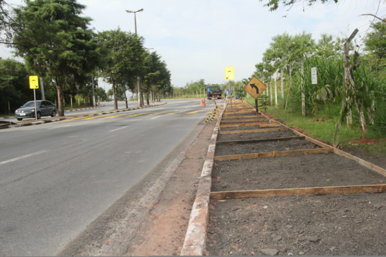 Moradores ganham mais espaço para atividade na estrada velha de Itapevi