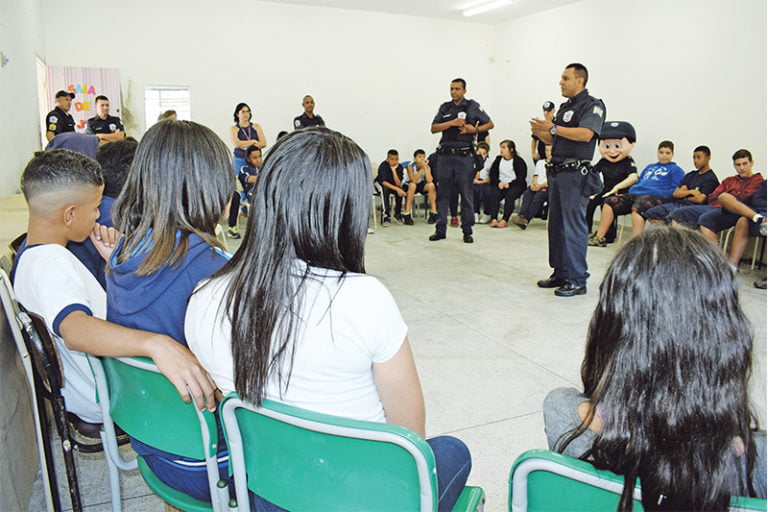 GCM cria programa para alertar jovens sobre drogas e violência