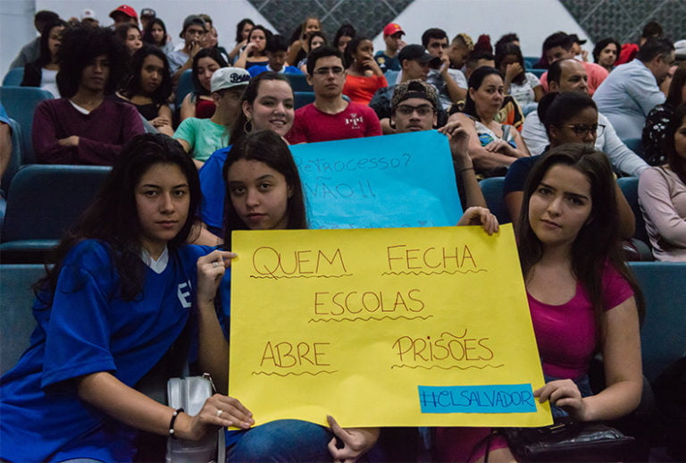 “Nenhuma escola estadual será fechada”, diz dirigente de ensino 