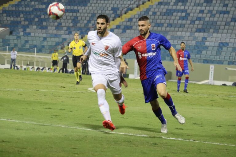 Oeste Barueri fica no 0x0 com Paraná na estreia da série D nacional