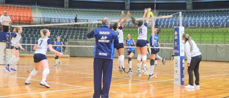 Vôlei Sub-15 do Barueri Esporte Forte vence São José por 3 sets a 0