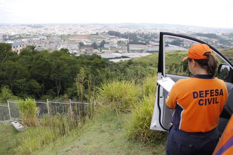 Barueri cria sistema para prevenir e monitorar desastres no município