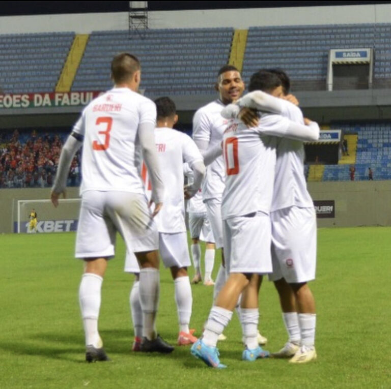 Oeste Barueri encara Caxias pelo Campeonato Brasileiro no domingo (24)