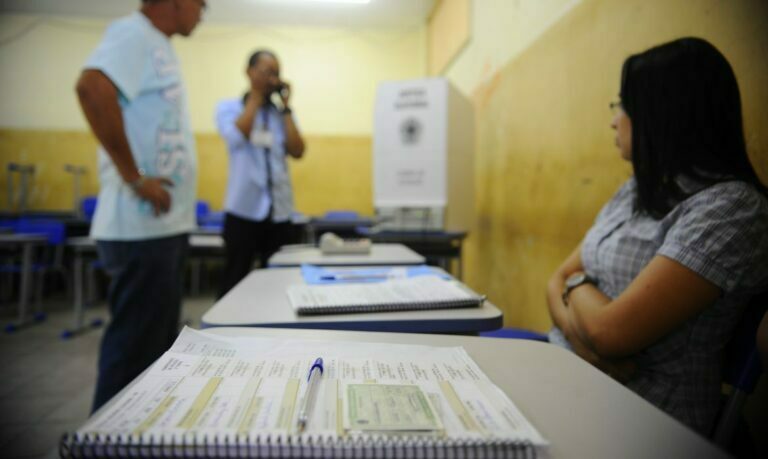 Barueri terá mais de 3 mil mesários, mulheres são maioria