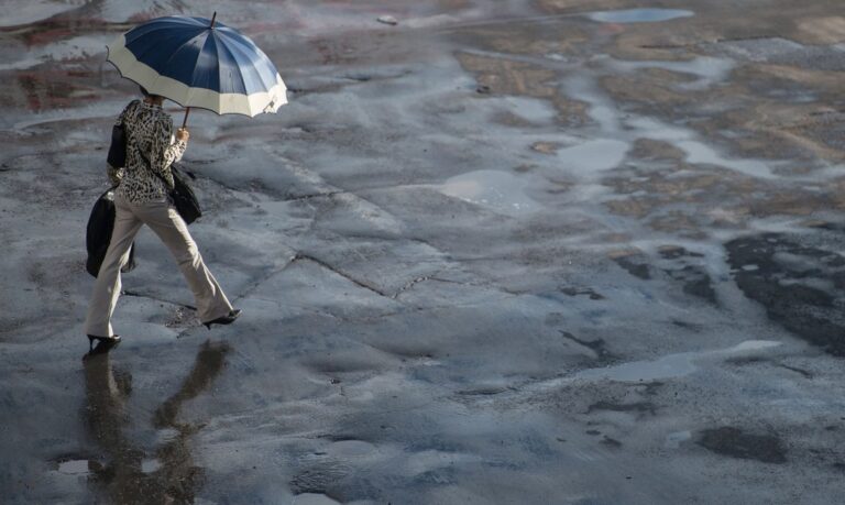 Frente fria vai derrubar temperatura e trazer chuva para Barueri