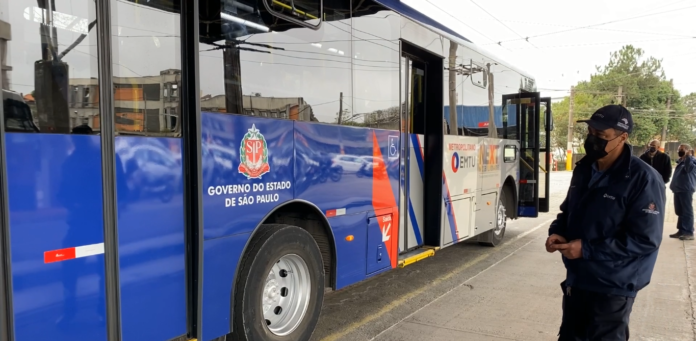 ônibus EMTU Barueri