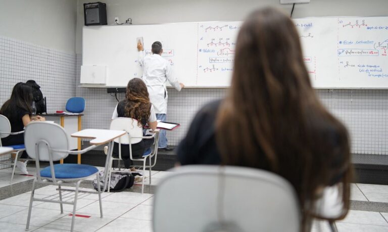 Período de matrícula e rematrícula das escolas estaduais termina na terça-feira (9)