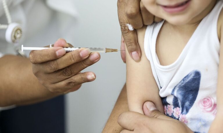 Barueri começa campanha para atualizar vacinação de crianças e adolescentes nesta segunda (8)