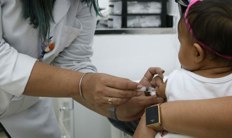 Barueri terá postos volantes de vacinação na FIEB Alphaville e no Condomínio Morada dos Pássaros em Aldeia da Serra
