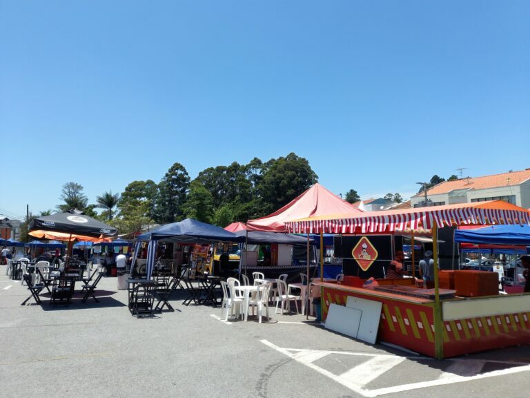 Feira de Artes, Decoração e Artesanato de Aldeia da Serra vai até sábado (3)