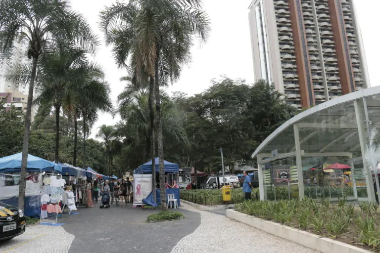 Feira de Artes de Alphaville acontece na Praça Oiapoque até sábado (22)