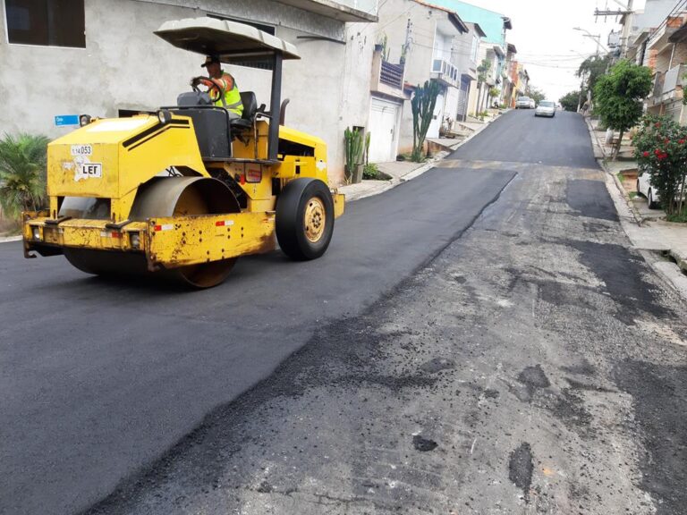 Pq. dos Camargos, Jd. Paulista e outros bairros de Barueri recebem recapeamento e sinalização