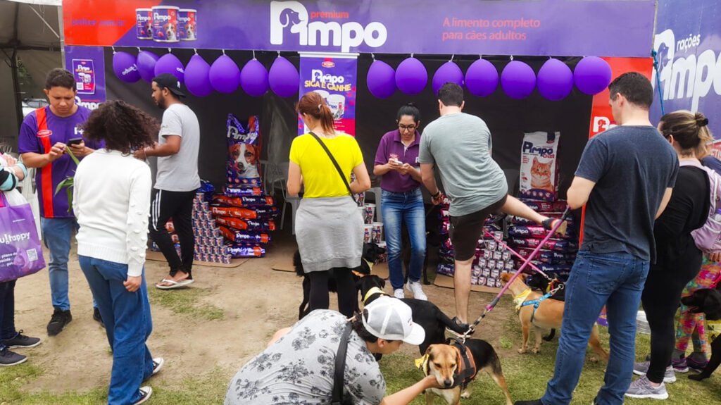 O estande da Pimpo brilha no 'Dia Animal' em Barueri, apresentando novidades e ofertas exclusivas para os amantes de pets