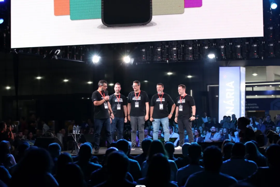 Porter e Almah anunciam fusão